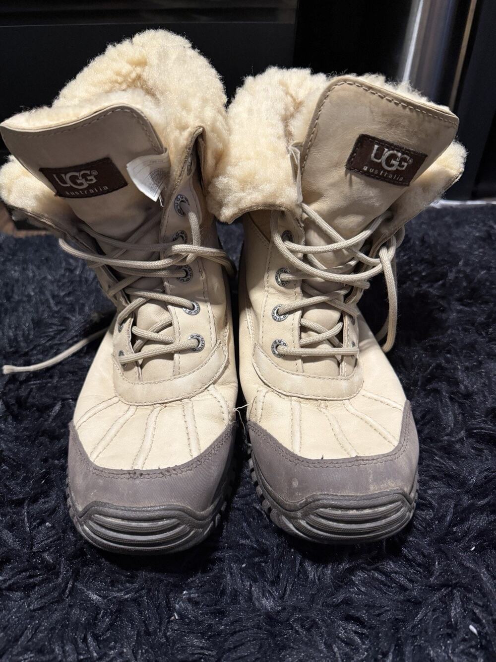 UGG Australia Adirondack 1909 Women’s Size 7 Shearling Winter Boots